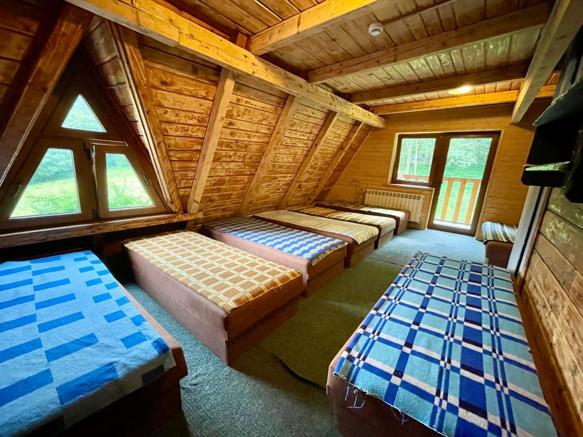 Bacowka Pttk Pod Honem - Schronisko Gorskie Hostel Cisna Kültér fotó